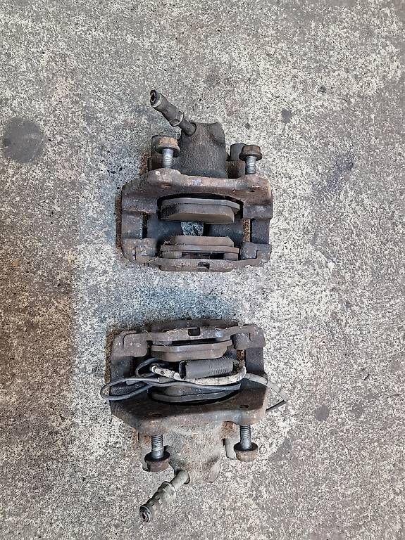Toutes les pièces auto: Bmw e46 330d/330i Hinten  – D'occasion à Niedergösgen par Zecinha 3