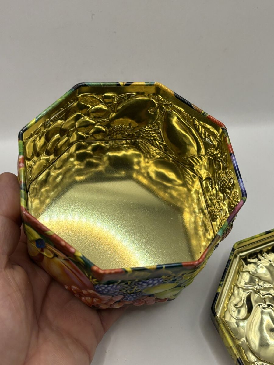 Behälter & Ähnliches: Cookie Box Churchill's embossed Vintage – Gebraucht aus Genève von sho_67qj 4