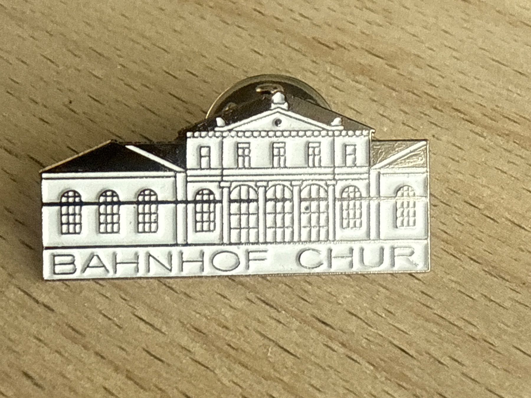 Placchette & Badge: Pin Bahnhof Chur – Usato da Glattbrugg venduto da Schweigmatt