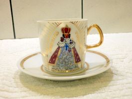 Porzellan Espressotasse mit Untertasse, 14K Goldverzierung.