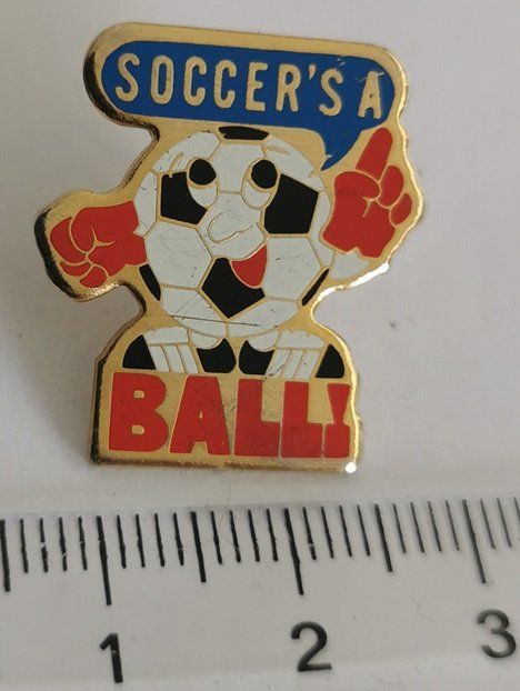 Soccer's a ball Fussball - Pin | Kaufen auf Ricardo