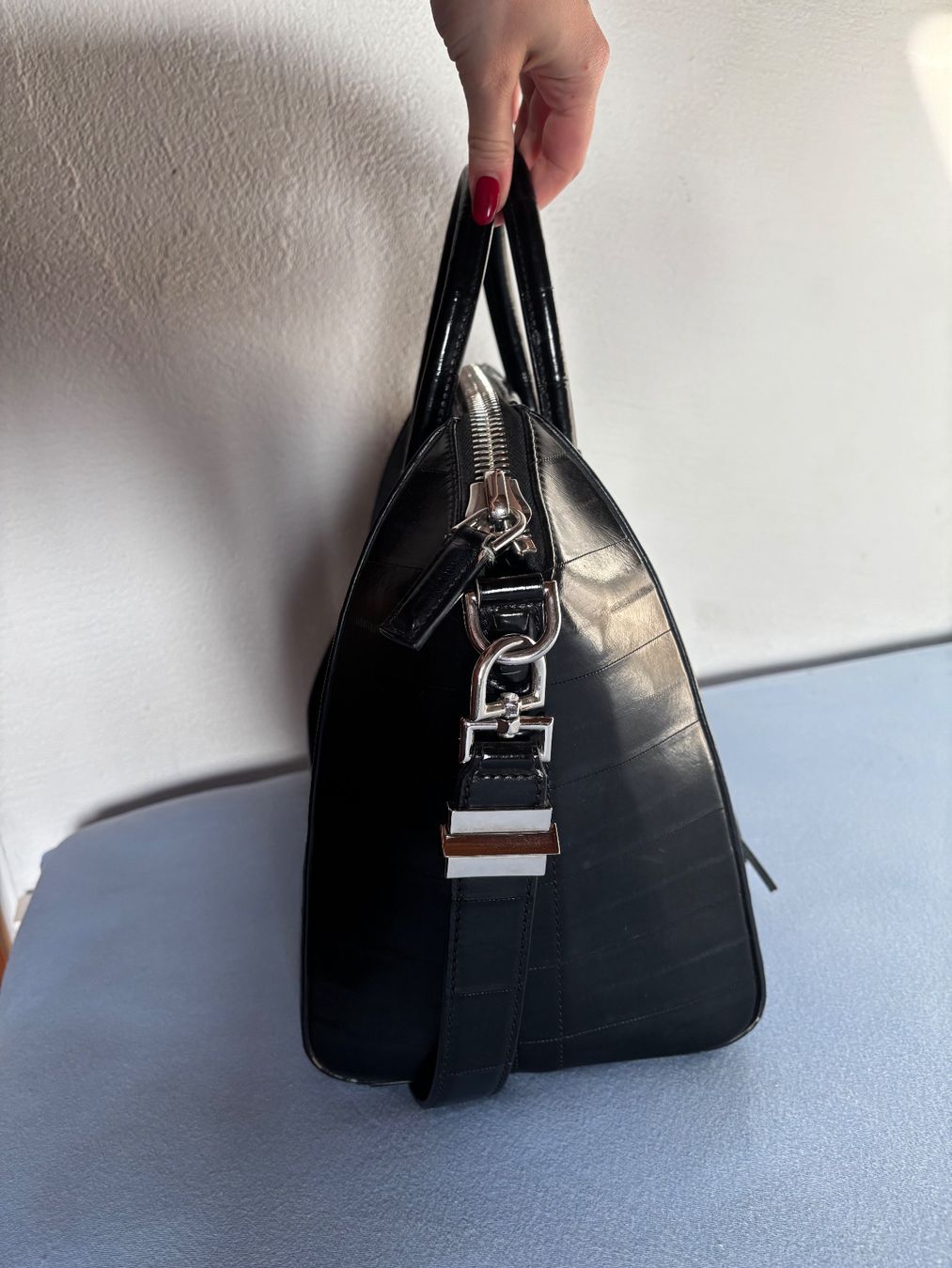 Givenchy Borse da donna: Givenchy Antigona Bag, Medium, Top Zustand! – Usato da Zumikon venduto da lar_h5tb 1