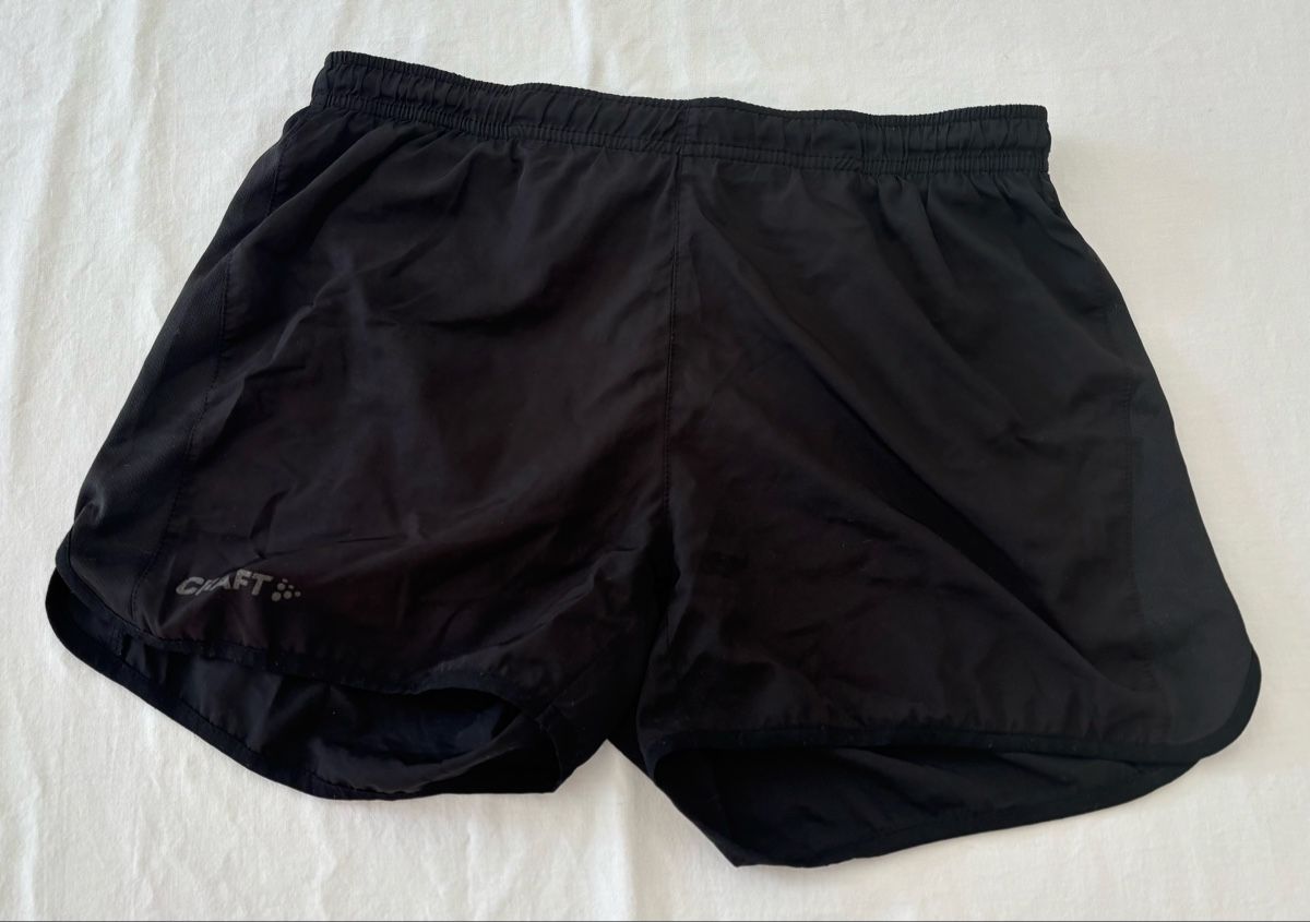 Craft Kleiderpakete: 2 Craft Sporthosen – Gebraucht aus Naters von Mazurewin 1