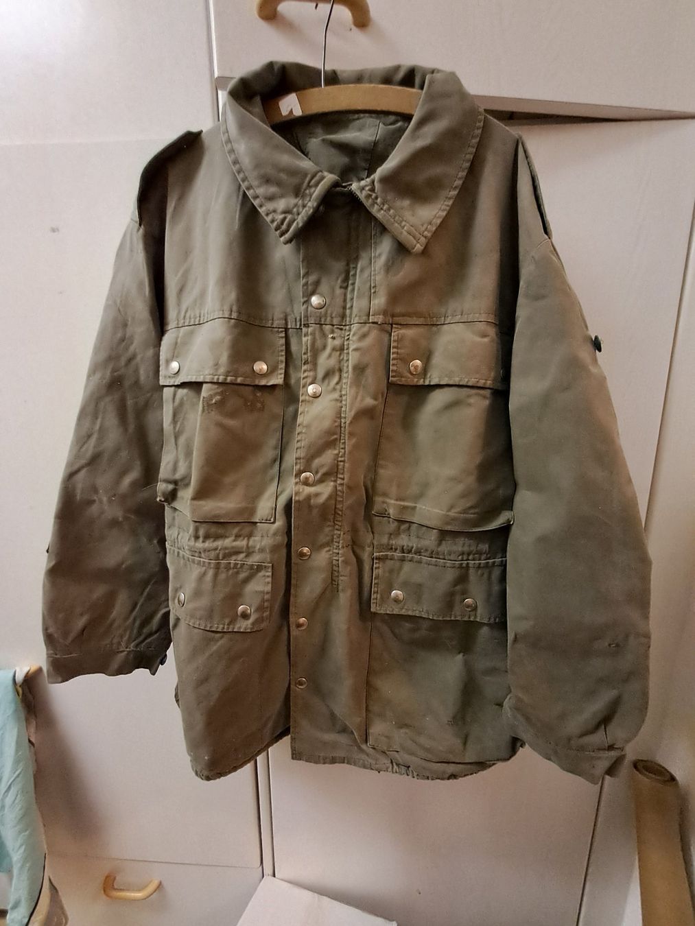 Schweizer Armee Uniformi: Gebirg Jacke. Grösse 56, mit Kapuze – Usato da St.Gallen venduto da Infanteriewerk
