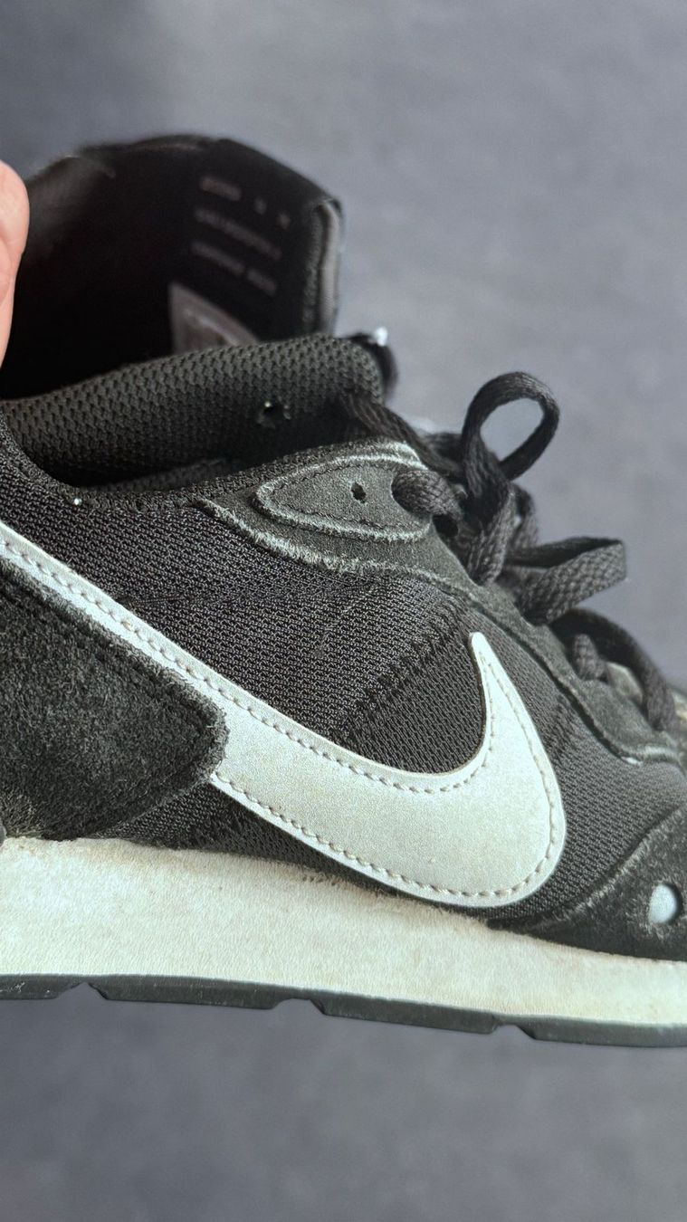 Nike Herrenschuhe: Sneaker Nike, schwarz, Gr. 37.5 – Gebraucht aus Baar von qsi2005 1