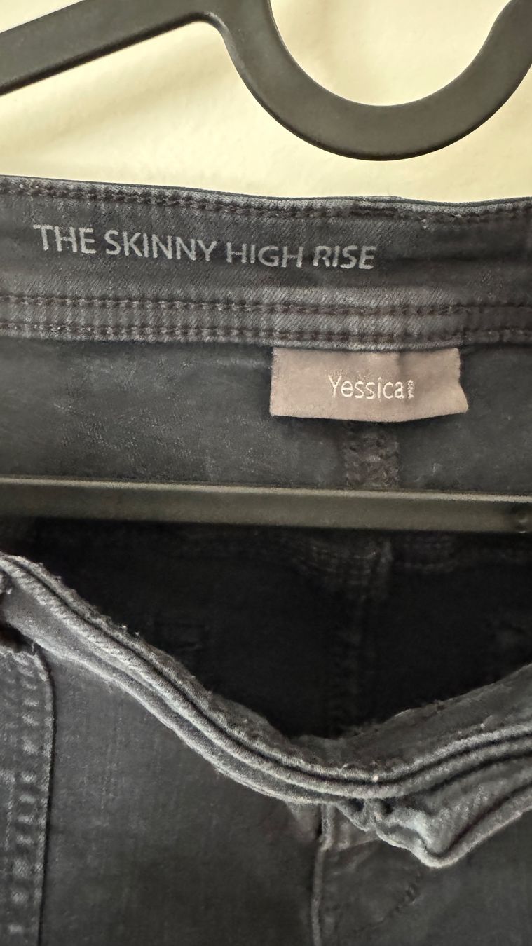 C&A Pantaloni: Schwarze elastische Jeans, Gr. 38 – Usato da Luzern venduto da Ecila007 1