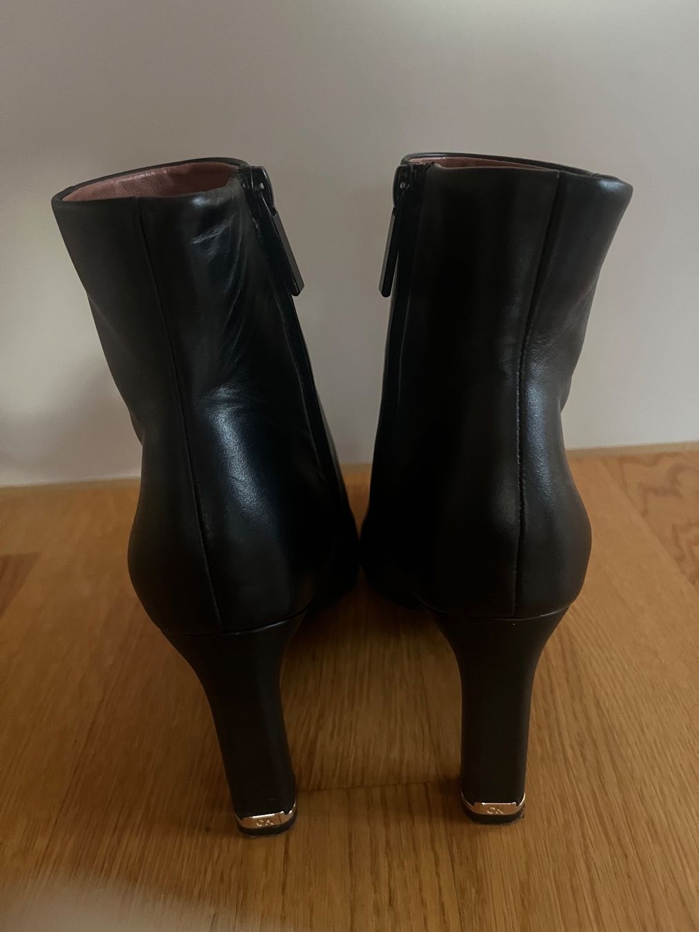 Calvin Klein Damenschuhe: Calvin Klein Stiefeletten – Gebraucht aus Zürich von unique2010 1