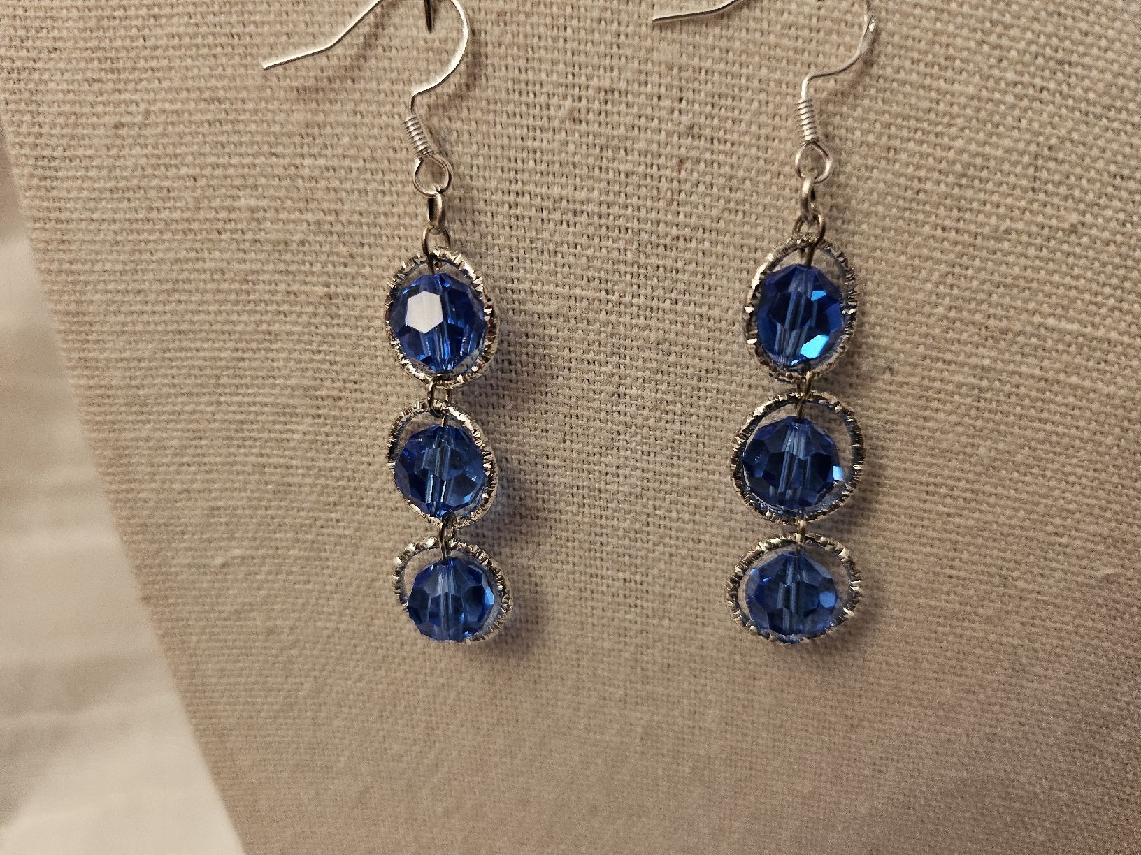Orecchini pendenti & Orecchini a lobo: Ohrringe aus Swarovski Perlen Sapphire – Nuovo (secondo la descrizione) da Dietikon venduto da Eleda 1