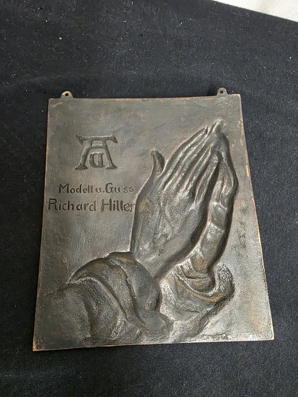 Sculture & Statue: Antikes Bronzerelief, Gebetshände, THAD Monogramm, – Usato da Wolfertswil venduto da Antiko 3
