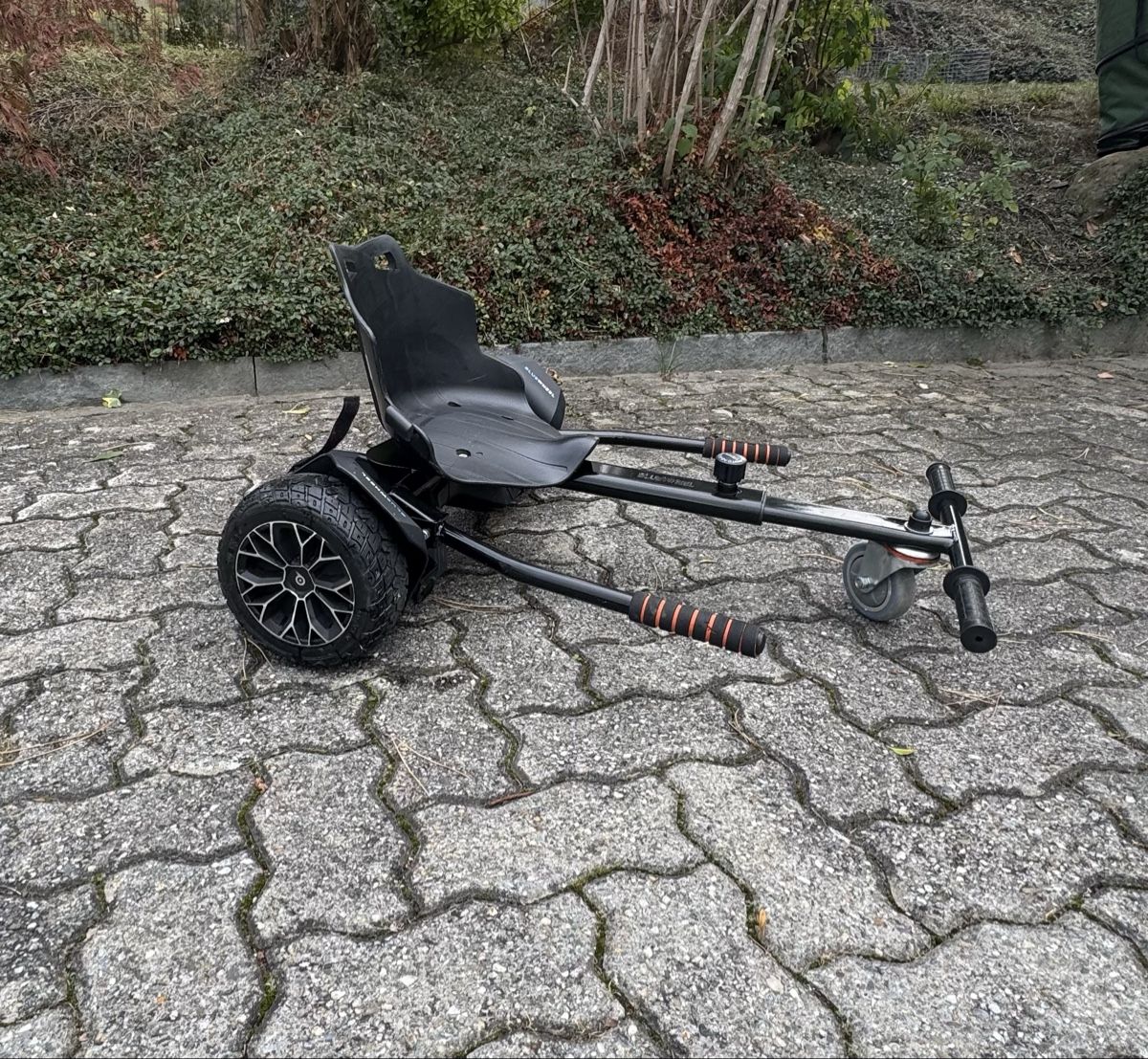 Hoverboard: Bluewheel Hoverboard mit Sitzaufsatz schwarz – Usato da Trimmis venduto da heidelbeerli 1