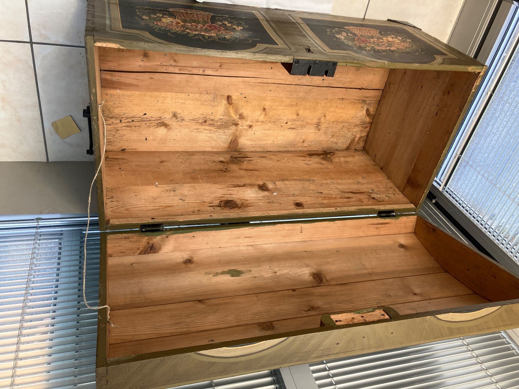 Cassapanche: Alte, restaurierte, Holztruhe. – Usato da Luzern venduto da FeU 3