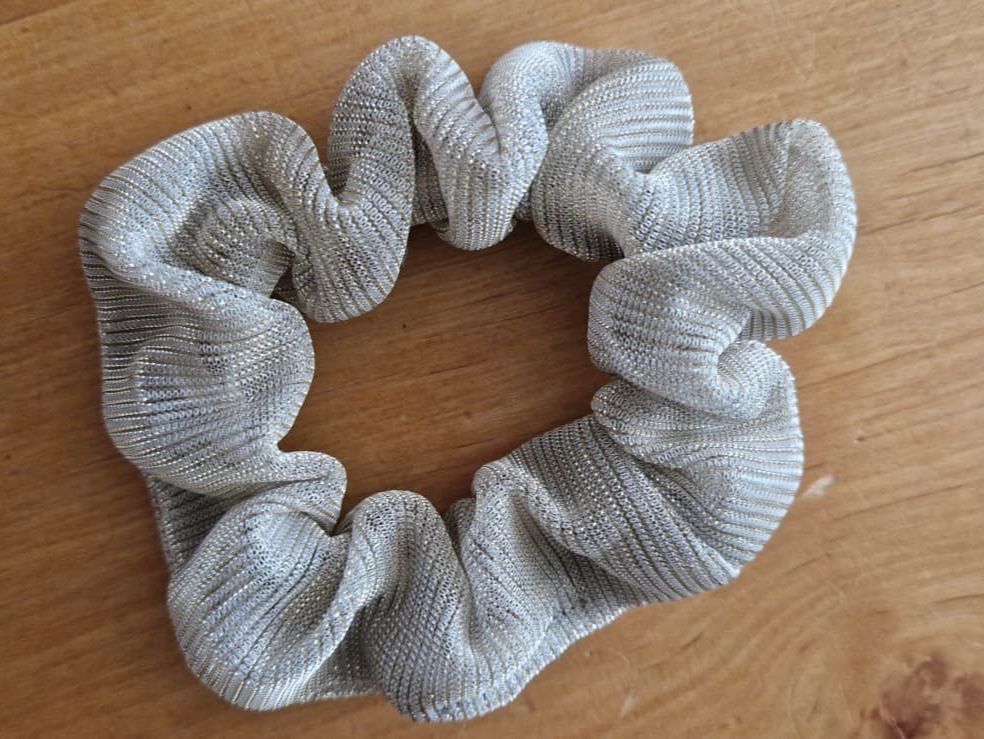 Accessori per capelli: Scrunchie beige glitzer - Haargummi – Usato da Frauenfeld venduto da jgh_gx6v