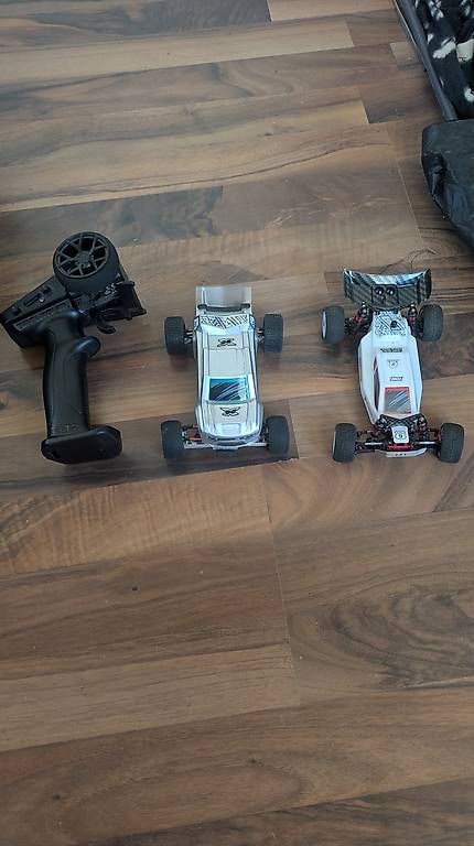 Losi Modellismo RC: Losi Micro B und Micro T – Usato da Aeschi b. Spiez venduto da fmi_9l9k