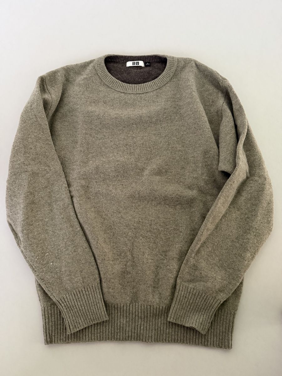 Uniqlo Pulls & Sweat-shirts: Herren Pullover Uniqlou Wolle Grau Grösse M guter Zustand – D'occasion à Horn par flo_j8vp