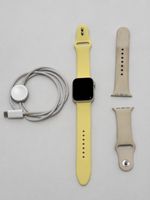 Apple Watch SE 3 40 mm GPS mit 2 Armbändern & Ladekabel