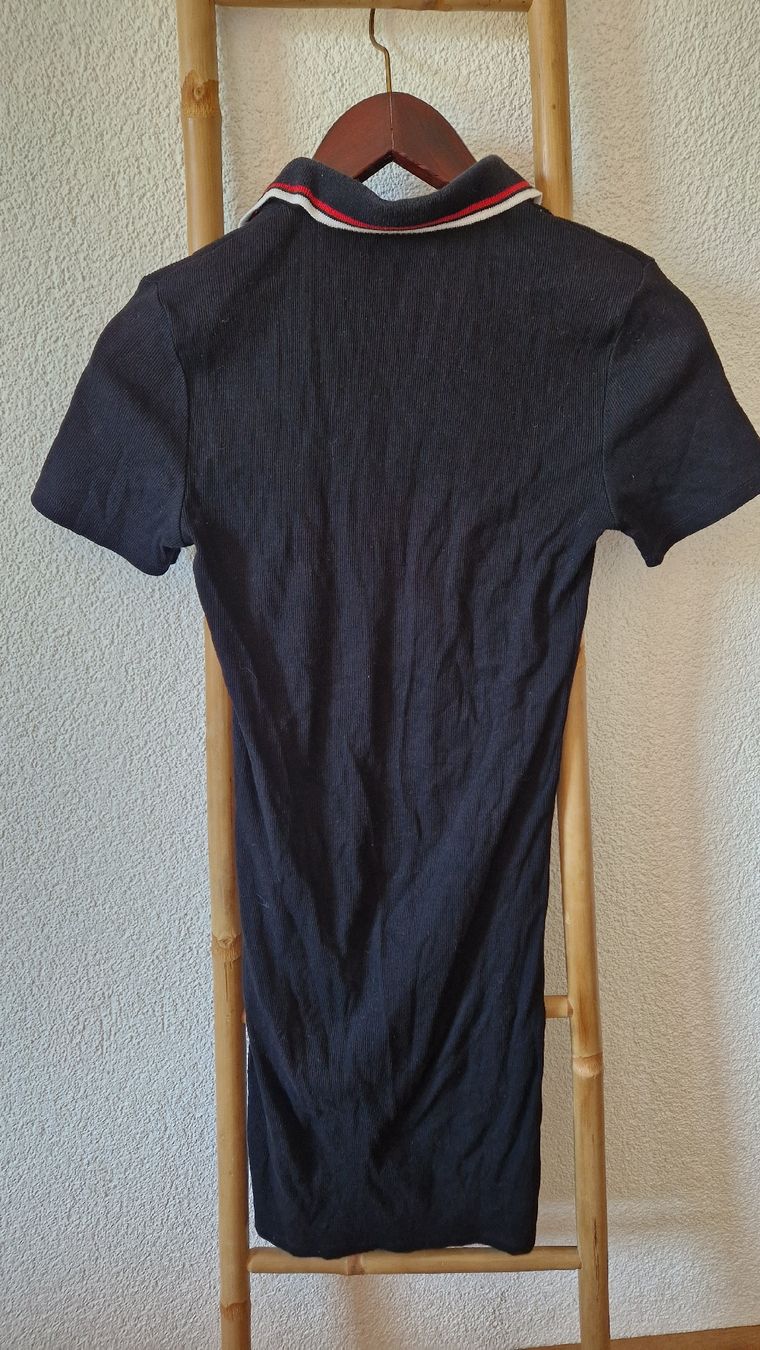 Kleider: Robe noire avec fermeture éclair et col style polo taille M – Gebraucht aus Montana von cla_p9mg 1