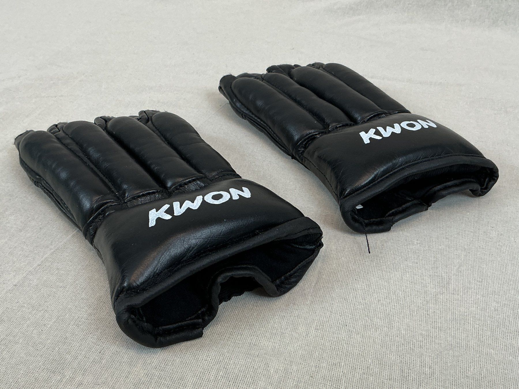 Guanti & manicotti: KWON Sandsack Handschuhe Open Fingers Gr. S – Usato da Richterswil venduto da Restwert_Richterswil 1