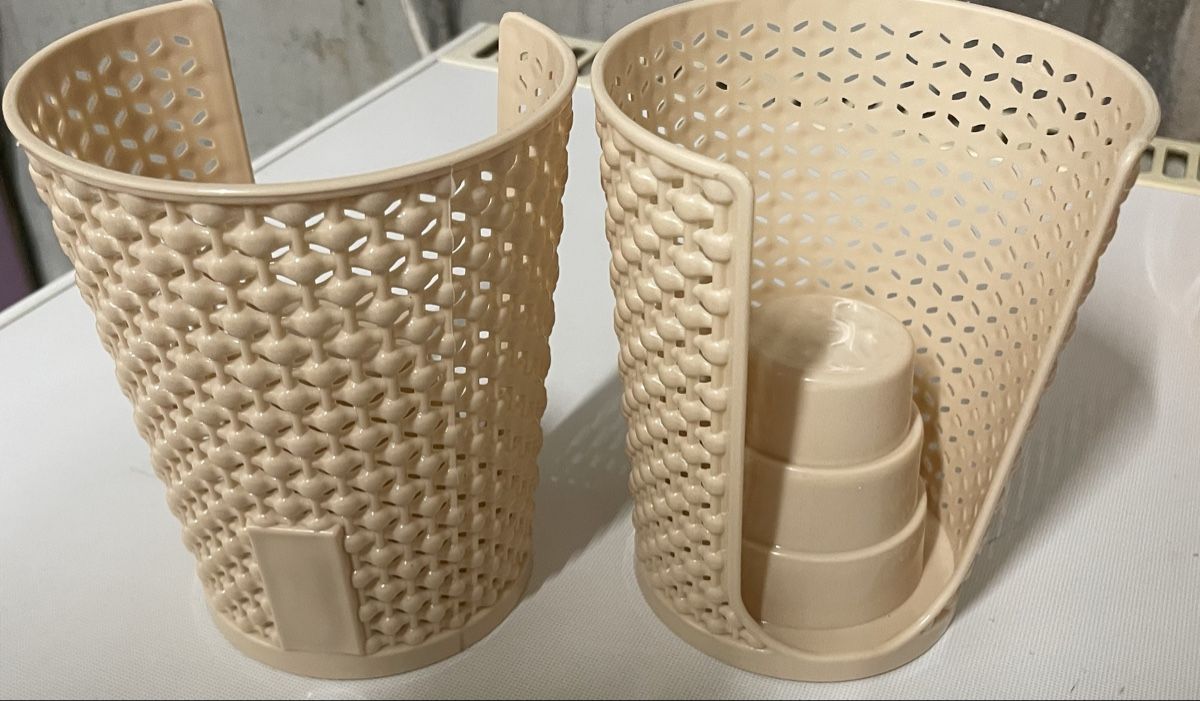 Contenitori & Simili: Porta bicchieri in plastica – Usato da Giubiasco venduto da ang_cy8x 1