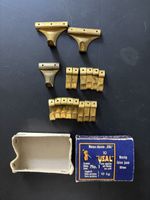17 Bilder Haken Messing, USAL, mit Schachtel guter Zustand