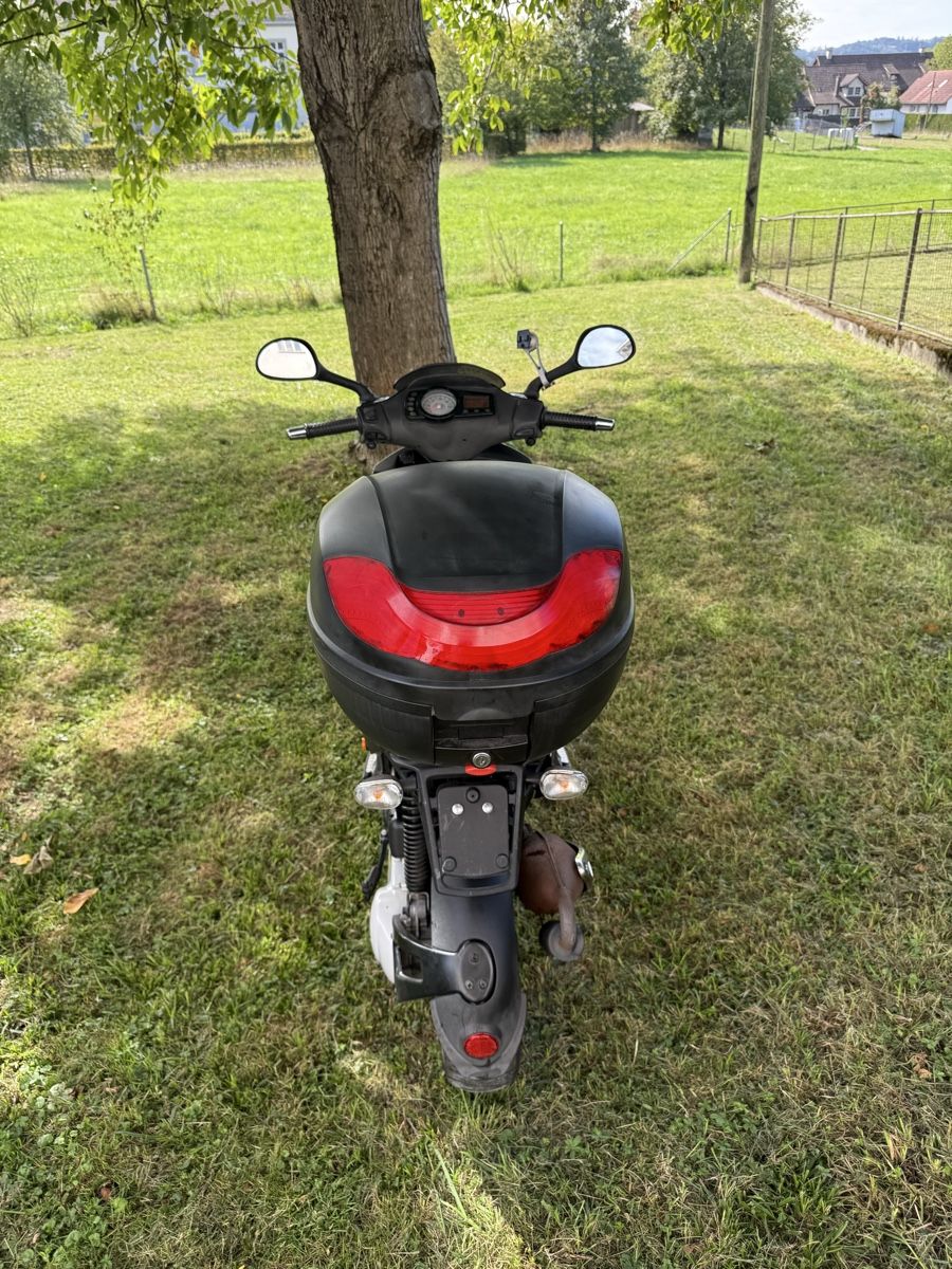 Piaggio Scooter: PIAGGIO NRG POWER 50 CC – Usato da Winterthur venduto da Fabio_46 4