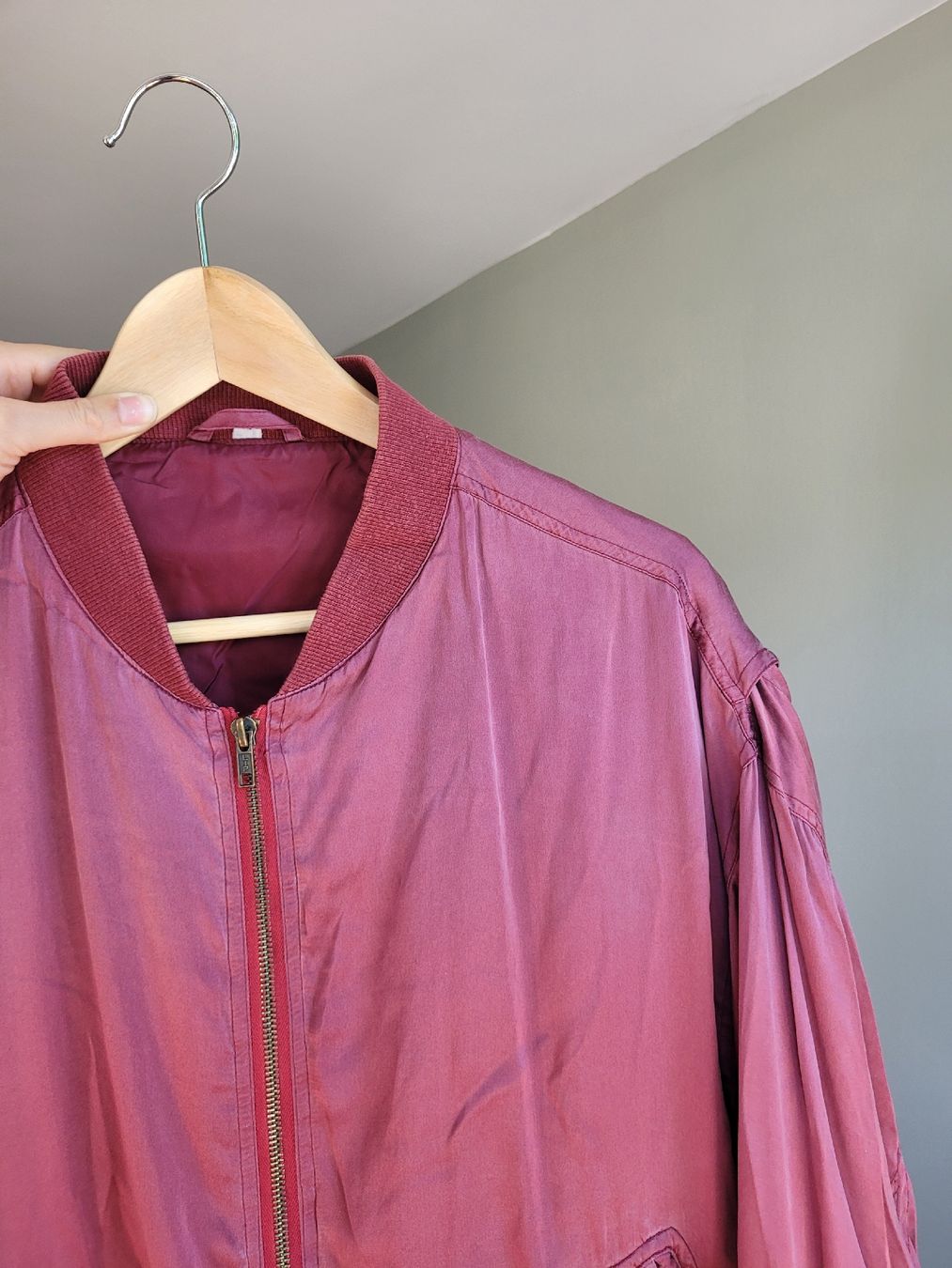 Jacken: Bomberjacke Seide Weinrot Grösse M/L – Gebraucht aus Bern von ralella 1