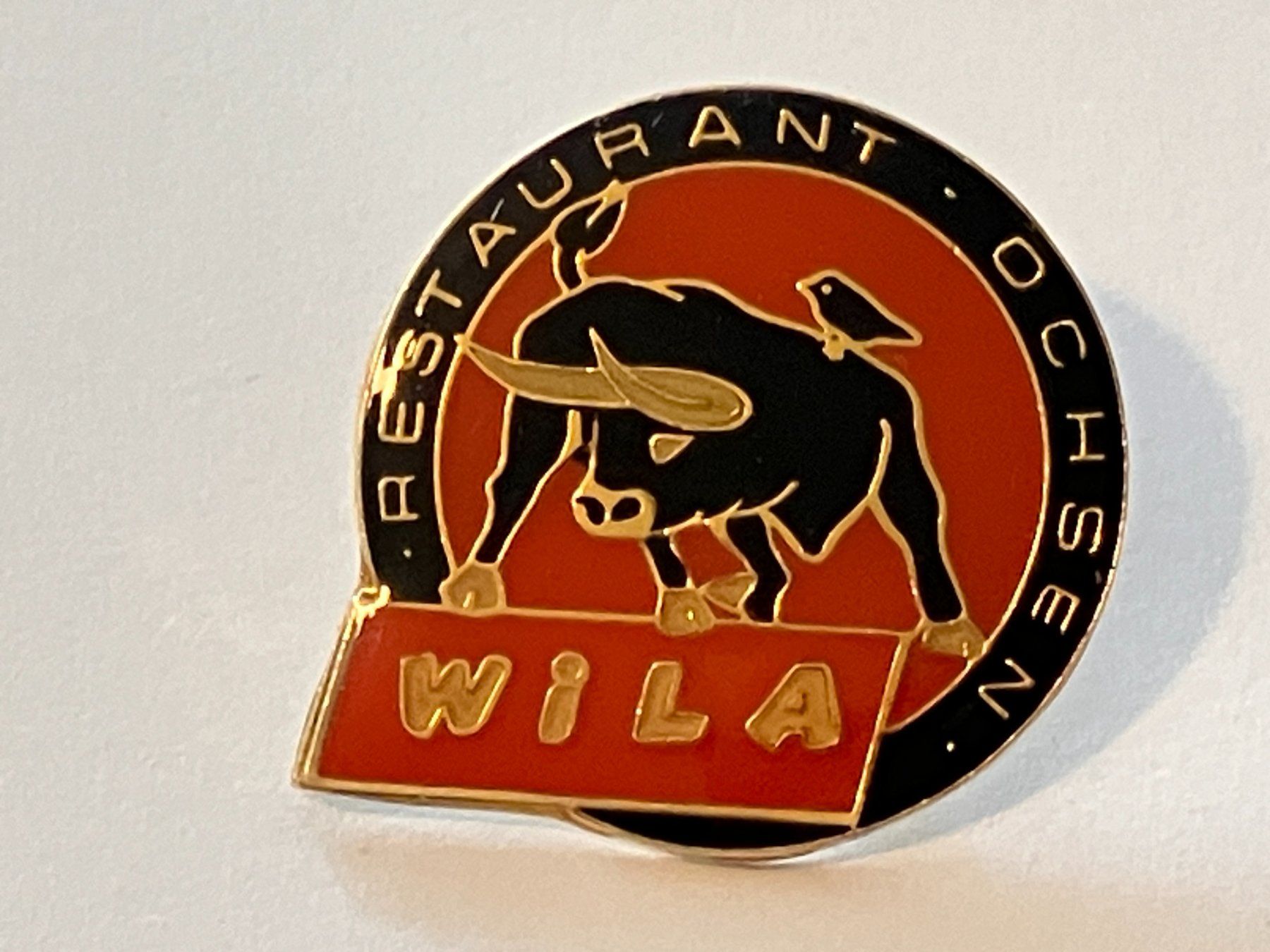 Placchette & Badge: 1 Pin Restaurant Ochsen Wila – Usato da Basel venduto da djwwpp