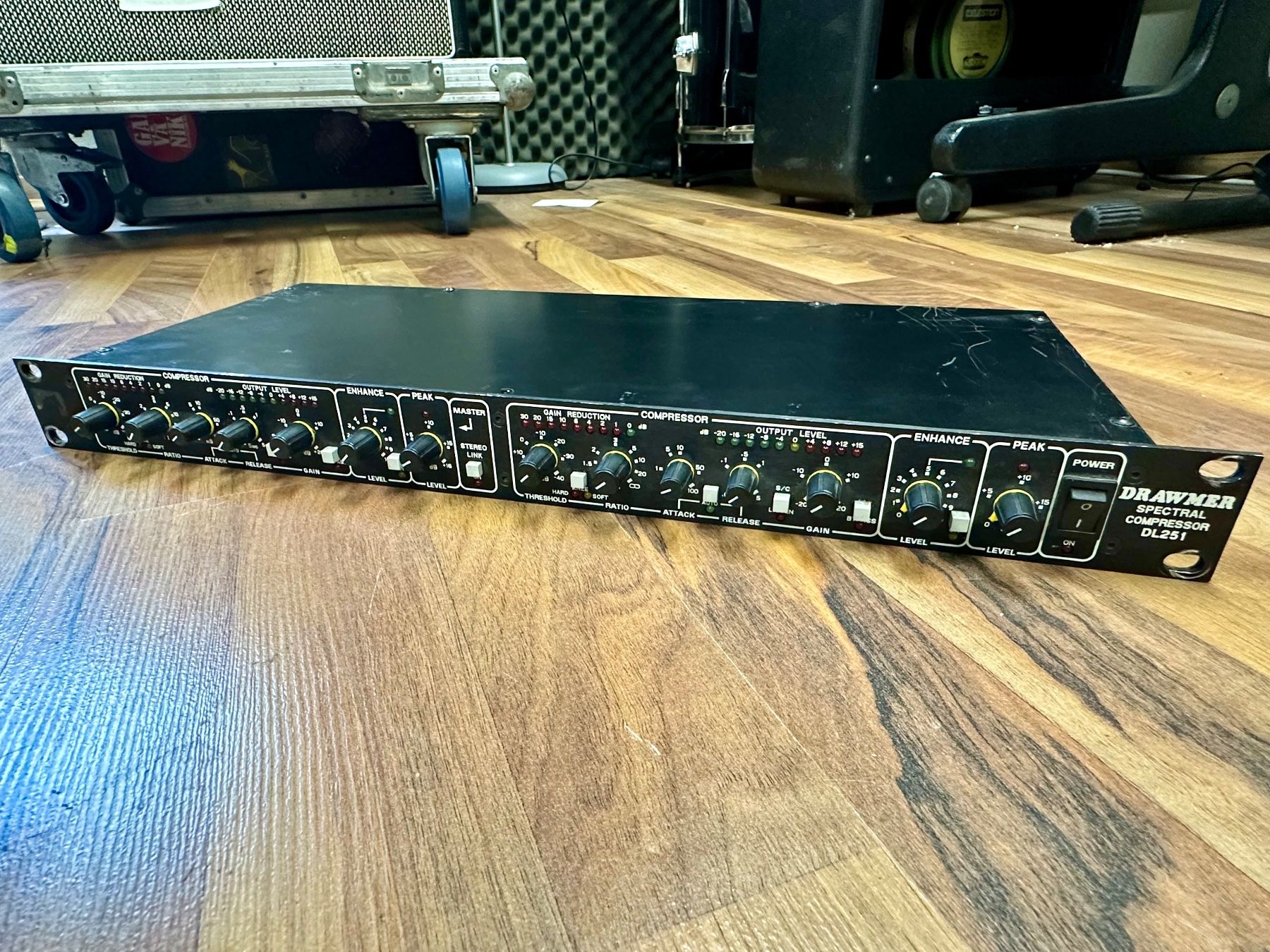 Equalizer: DRAWMER Spectral Compressor DL251 – Gebraucht aus Zug von Keptnace