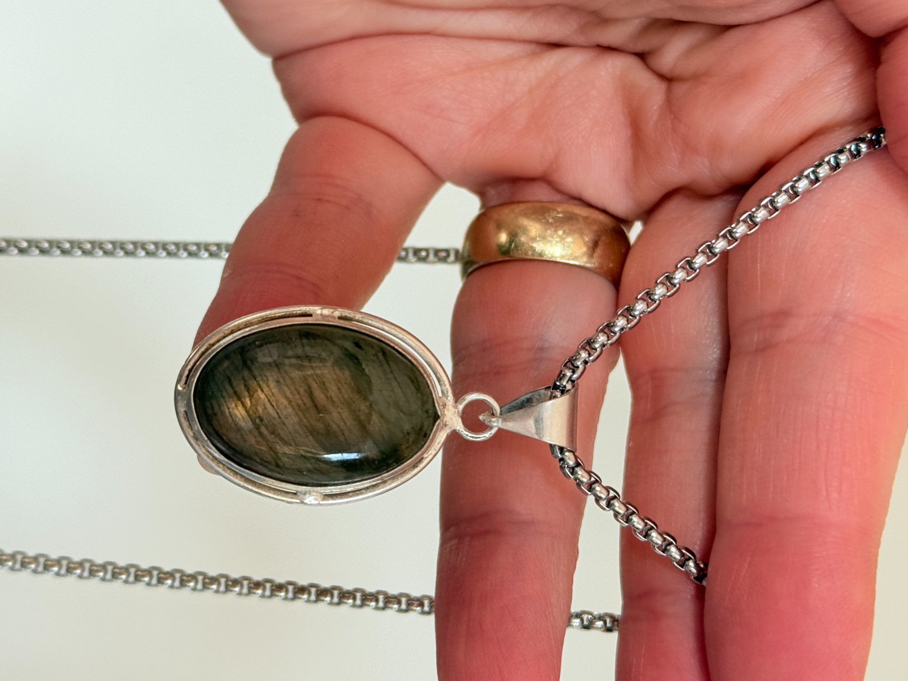 Catenine: Collier vintage avec pendentif labradorite – Nuovo e nell'imballaggio originale da Genève venduto da AGBERG 4