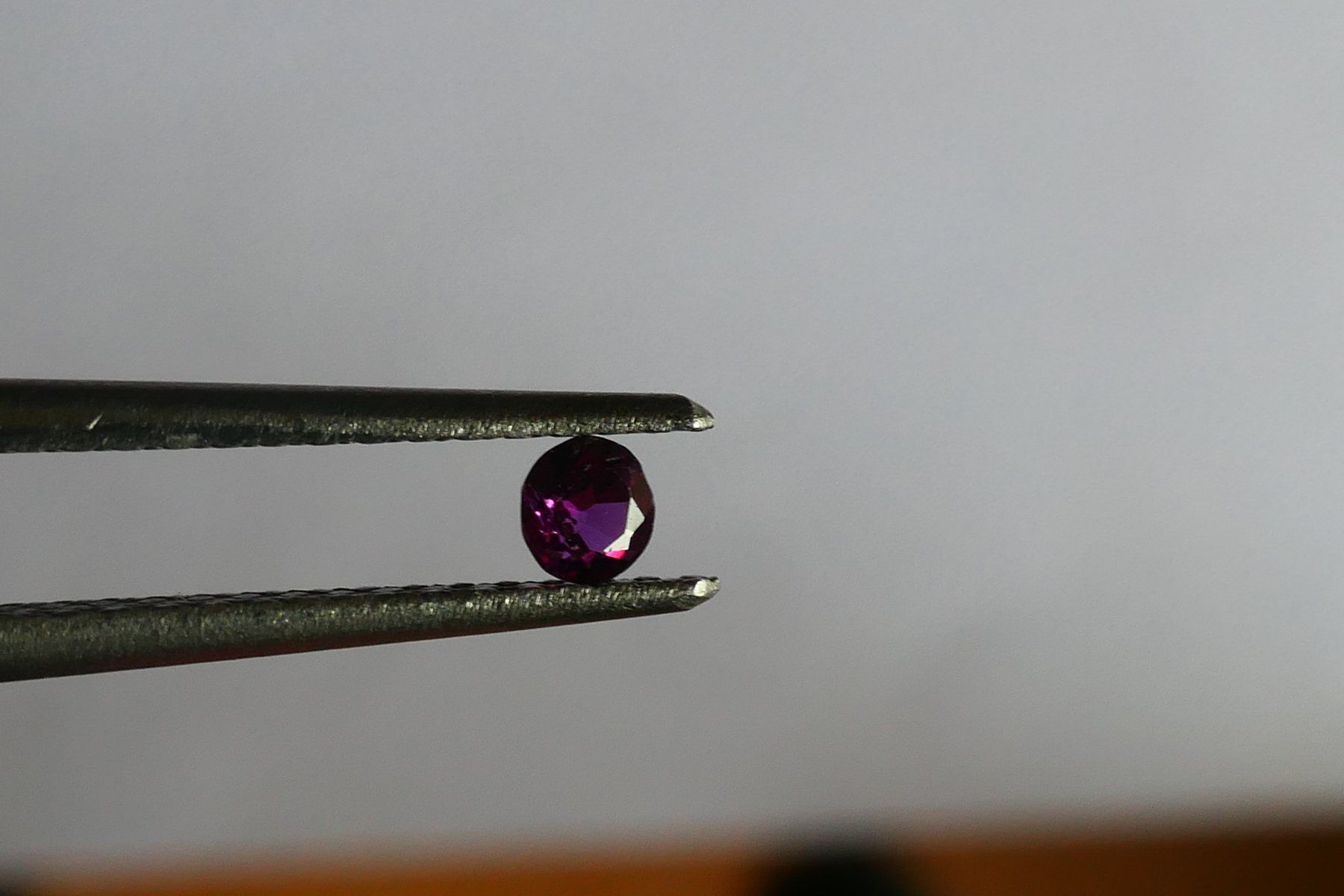 Pietre preziose: Roter Rubin 2.66mm – Nuovo e nell'imballaggio originale da Diegten venduto da marcel3891 2