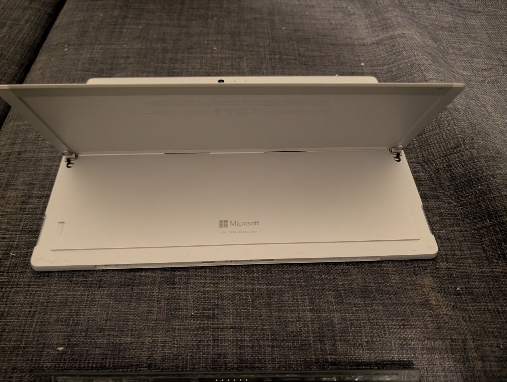 Microsoft Tablet PC: Microsoft Surface Pro 5 (2017), Core i5 mit 8 GB RAM – Gebraucht aus Oberentfelden von Bippo82 2