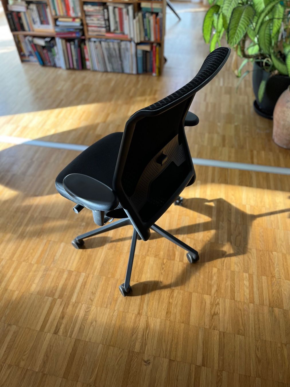 Vitra Chaises: Vitra ID Mesh (Office Chair) – D'occasion à Zürich par mai_6lxc 1