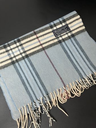 Écharpe Burberry tartan blue ciel 