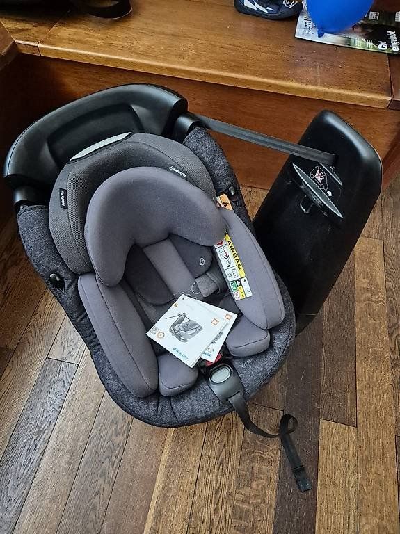 Maxi-Cosi Seggiolini per auto: Axissfix Maxi Cosi Kindersitz – Usato da Münsingen venduto da Soerwer 1