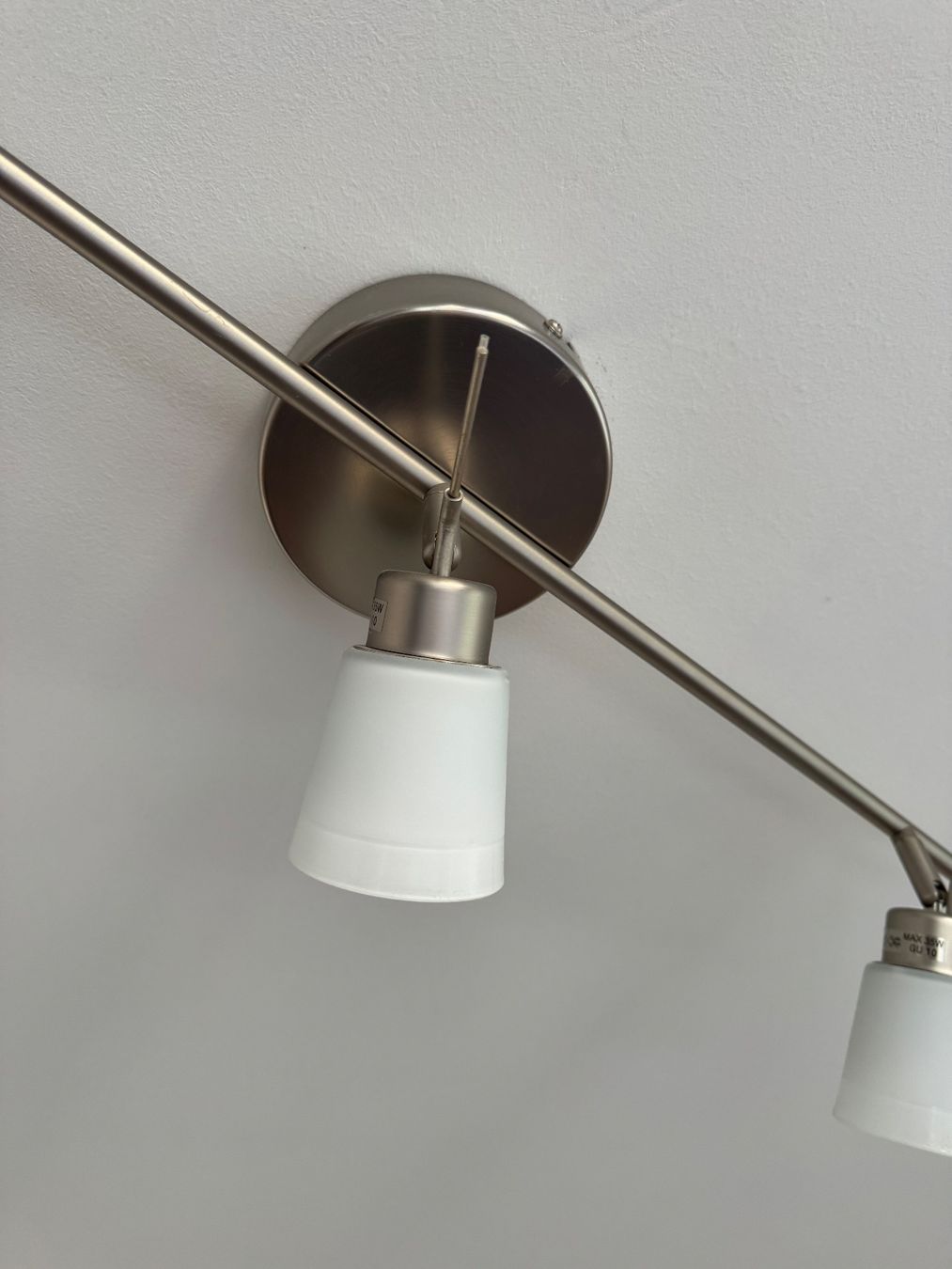 Ikea Lampes: Deckenschiene mit 3 Spots, IKEA – D'occasion à Cham par Saskia125 2