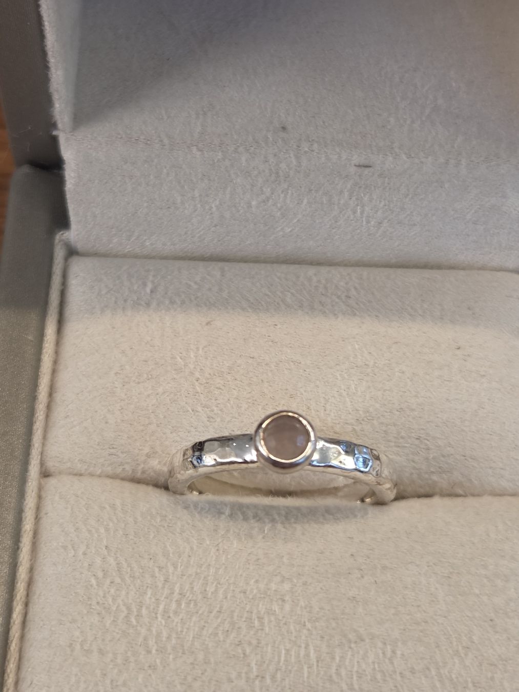 Ringe: schöner Fingerring, pink sand – Neu (gemäss Beschreibung) aus Wiesendangen von Sinhuk