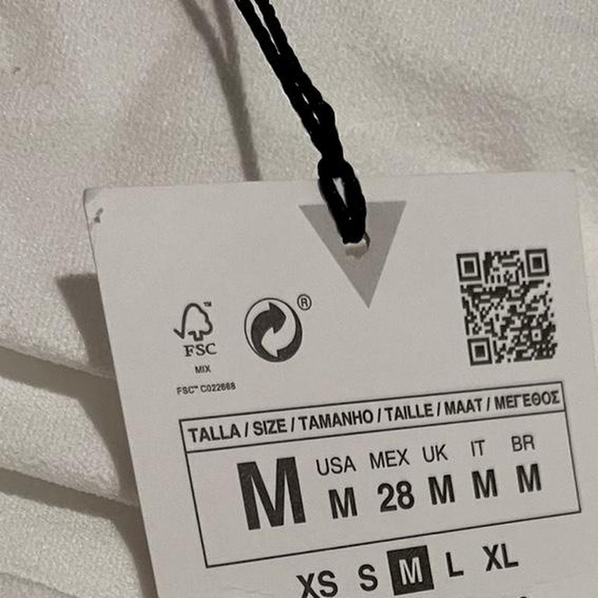 Zara Top: Zara White Bandeau Top  – Nuovo e nell'imballaggio originale da Basel venduto da 1moonstar 3