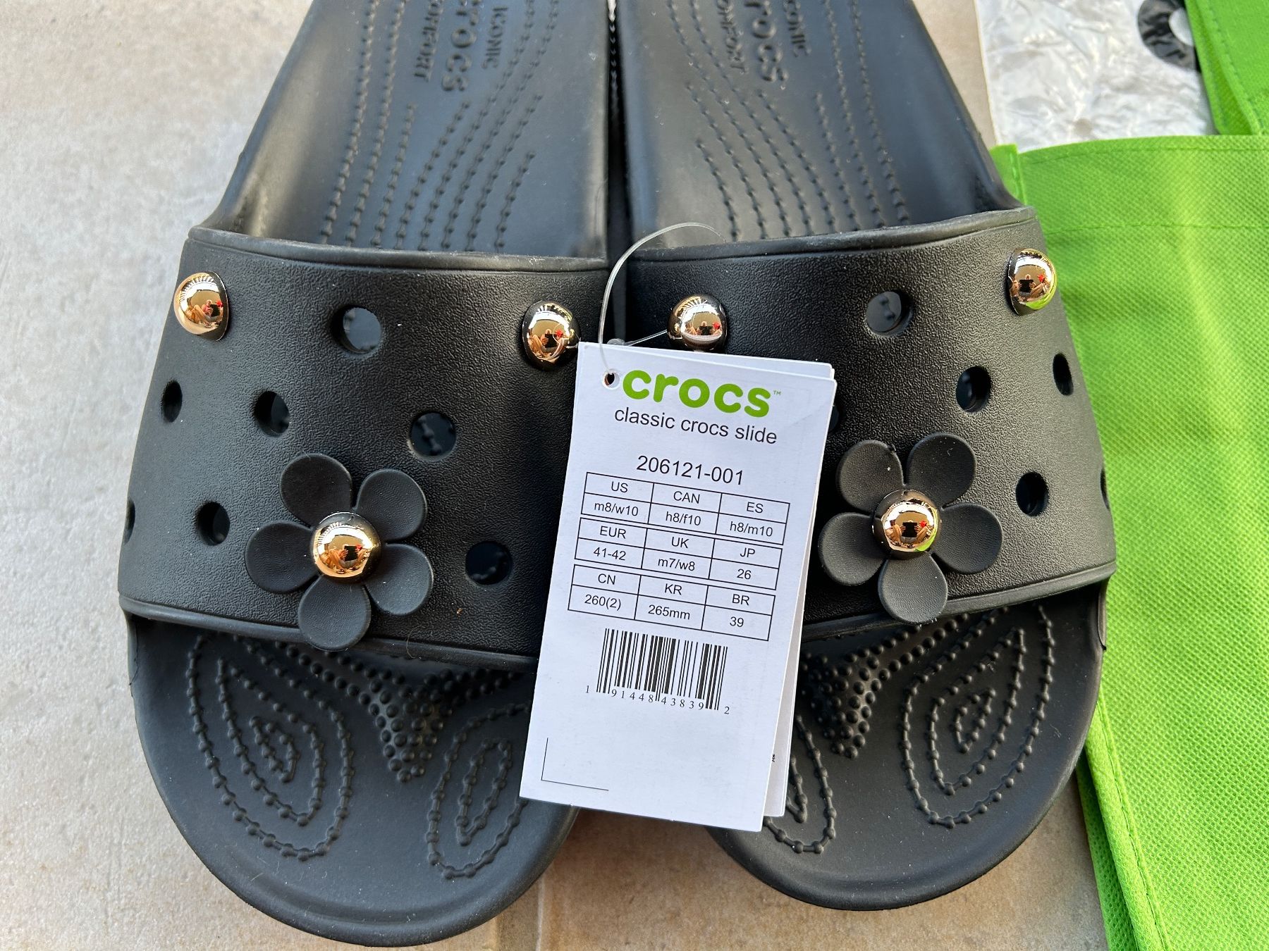 Crocs : Neue Crocs Classic Slide + Gratis Tasche und gratis Jibbitz – Nuovo e nell'imballaggio originale da Beatenberg venduto da nonnkari 1