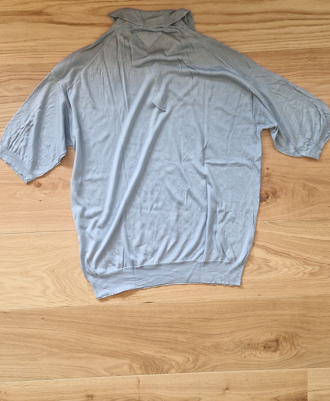 Prada Polo-Shirts: Polo Prada – Neu (gemäss Beschreibung) aus Lausanne von juliusca 1