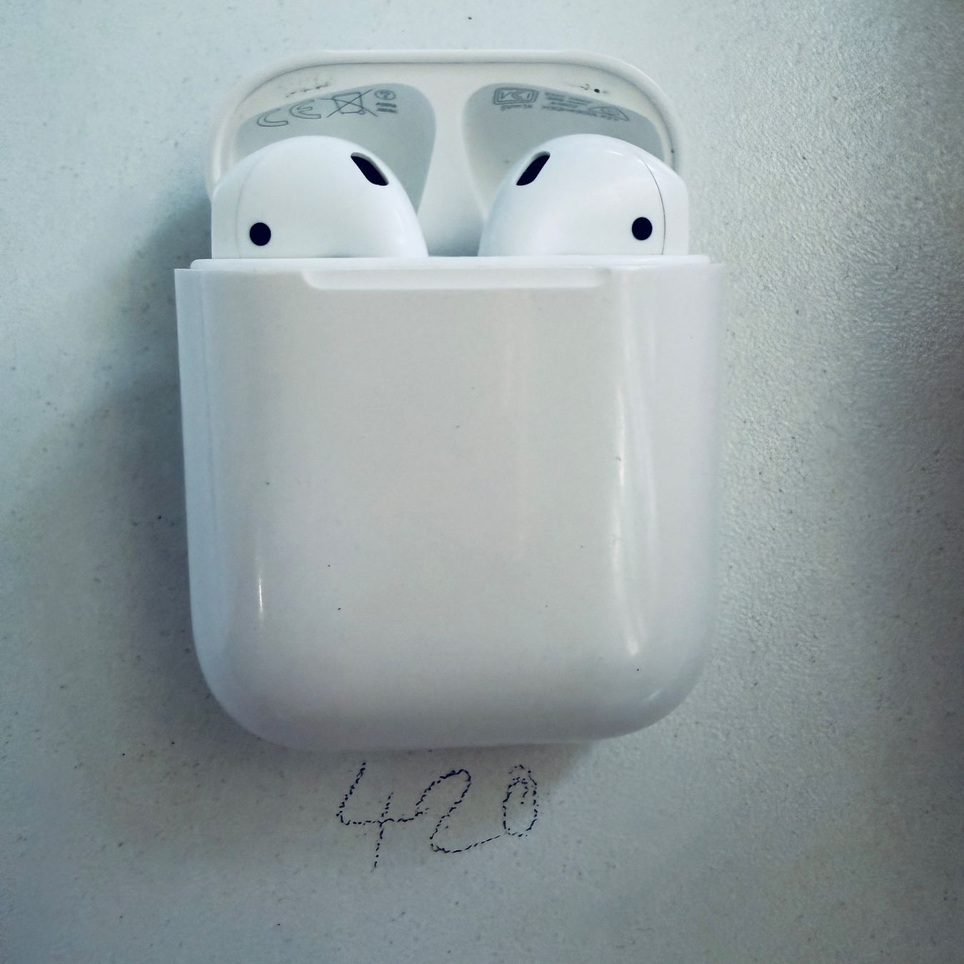 Apple Casques audio: Original Apple AirPods 2 Gen. Wireless Kopfhörer & Case – D'occasion à Basel par MY.AIRPODS.SHOP