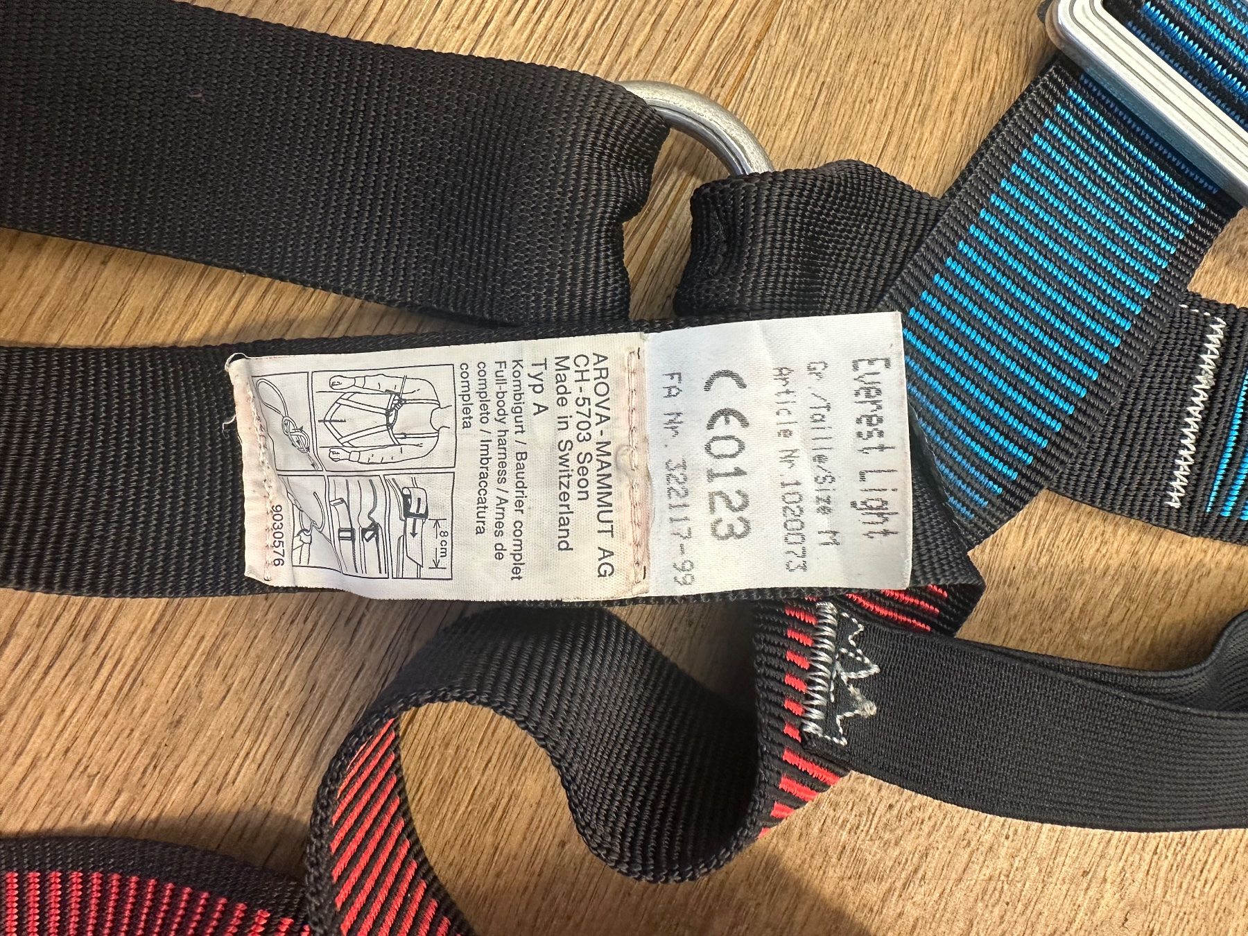 Mammut Kletterausrüstungen: Klettergurt Mammut Everest Light Gr. M – Neu (gemäss Beschreibung) aus Uznach von Deer1 1
