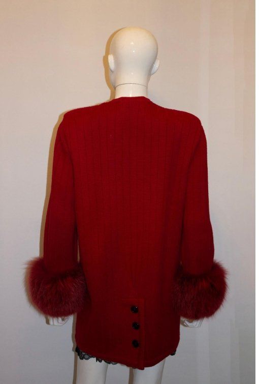 Fox Giacche: Vintage Harrods Red Wool Knit Jacket with Fox Cuffs – Usato da Obergösgen venduto da crystalfox 3