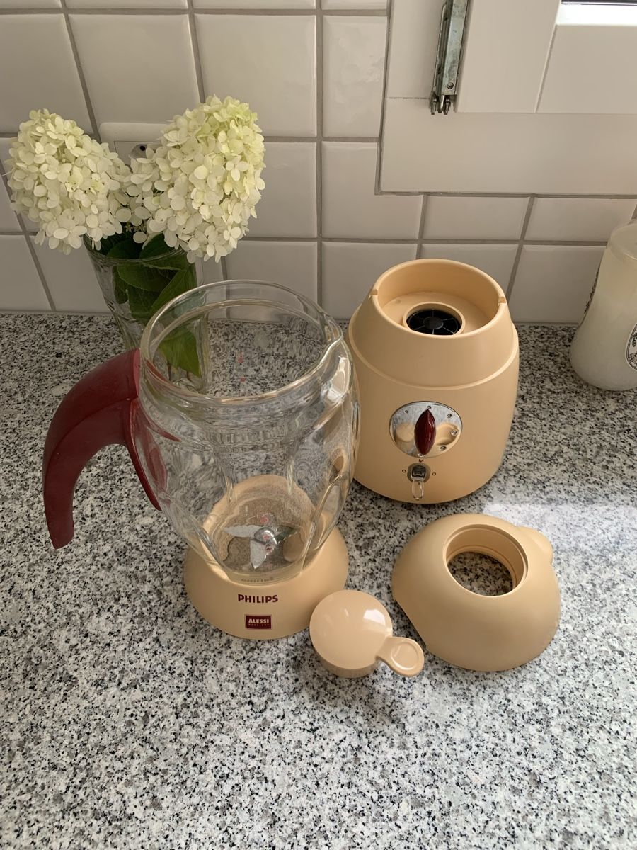 Alessi Appareils de cuisine: Standmixer von  Alessi/Philips beige/rot – D'occasion à Ellikon an der Thur par Bali1999 2