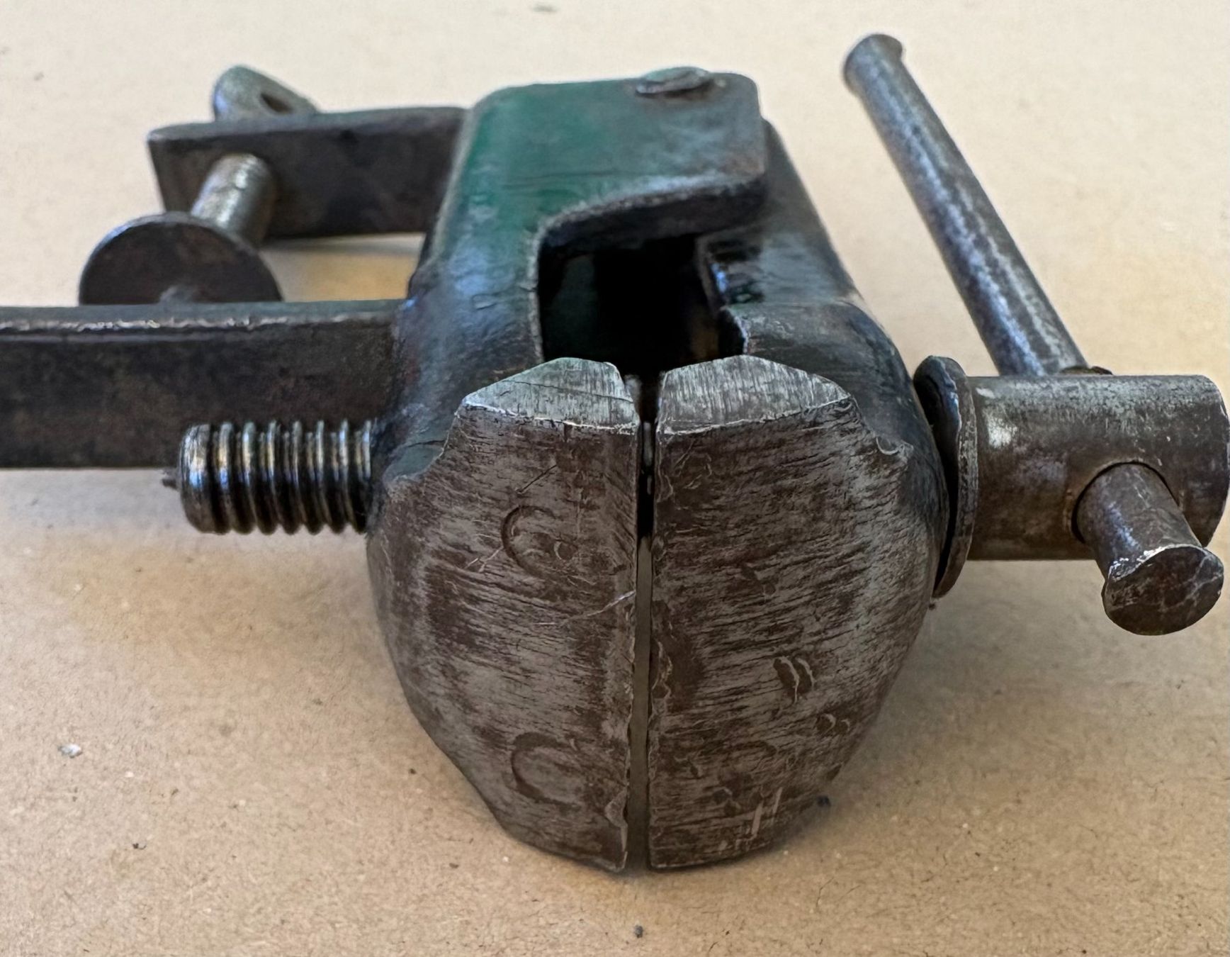 Tous les outils: VINTAGE SCHRAUBSTOCK – Défectueux à Ostermundigen par wini63 2