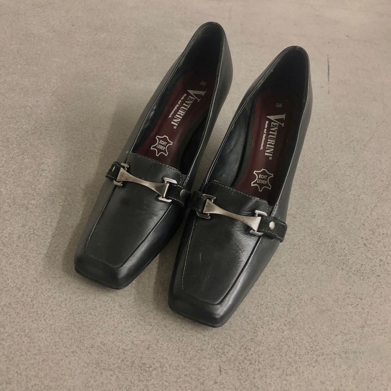 Scarpe da donna: Vintage Venturini schwarze Heels Leder, Gr. 38 – Usato da Brienz BE venduto da Kokolea84