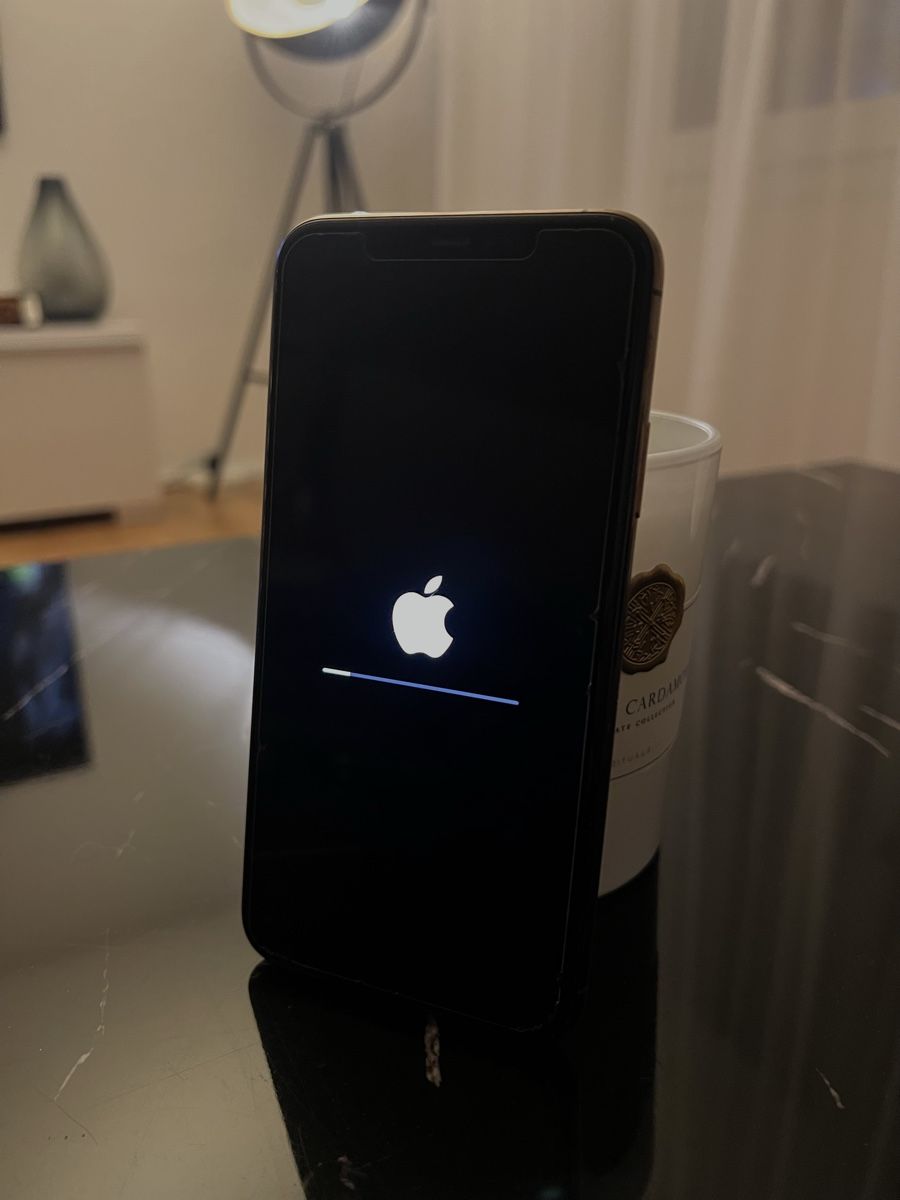 Apple Telefoni cellulari / Smartphones: iPhone 11 Pro Max – Nuovo (secondo la descrizione) da St. Gallen venduto da Prusue 1