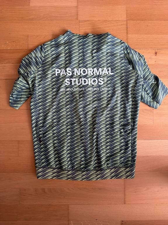 Pas Normal Studios Maillots de corps & Pantalons: Pas Normal Studios Solitude Jersey  Grösse M / Männer – D'occasion à Zürich par mariusgrieder 1