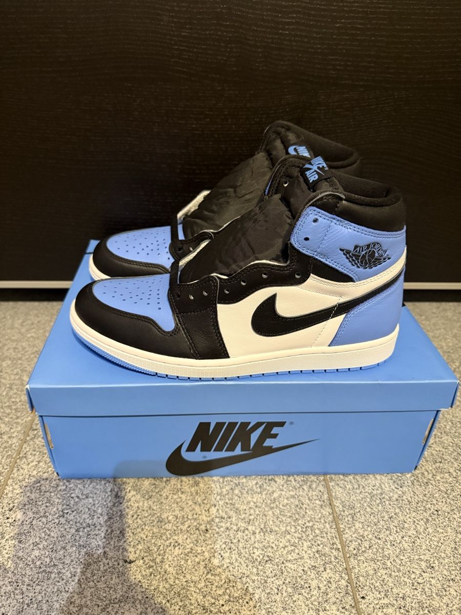 Jordan Chaussures hommes: Jordan 1 Retro High OG UNC Toe Gr. 42.5 – Neuf avec emballage d'origine à Schmerikon par Rafail.w 2