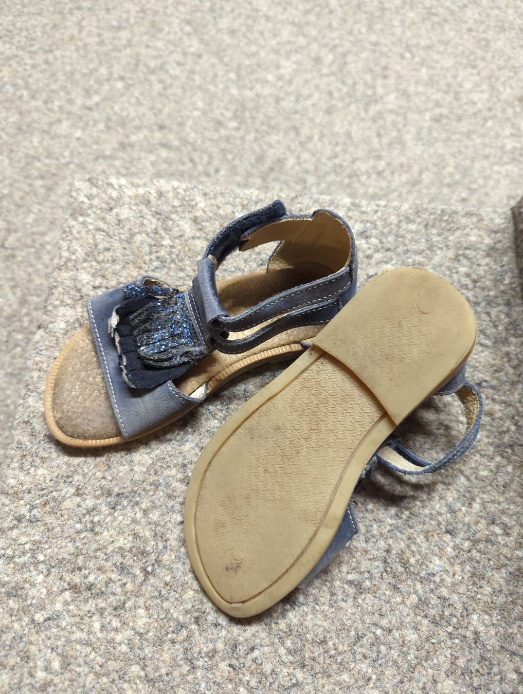 Scarpe per ragazze: Sandalen Kinder Grösse 27 gebraucht – Usato da Riniken venduto da ChristophKeys 1