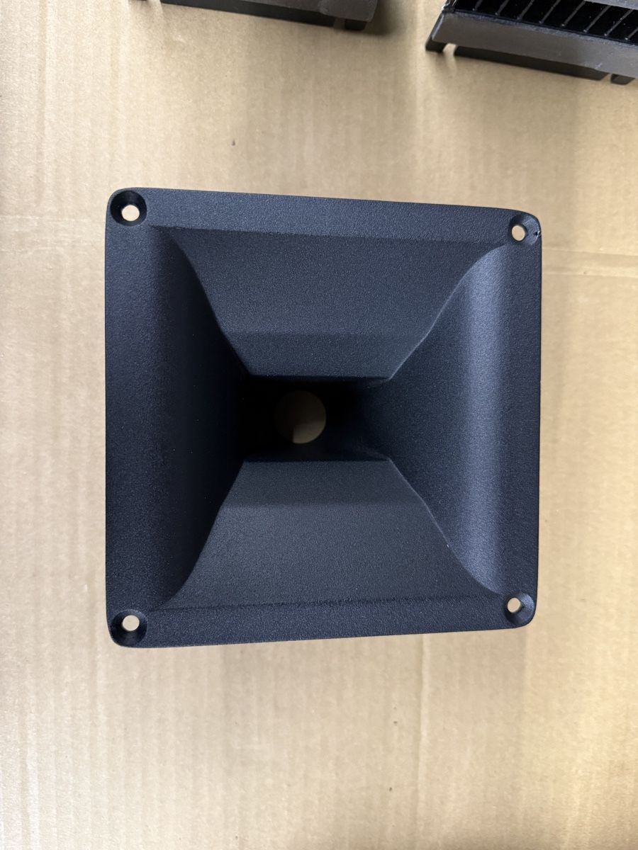 Casse acustiche: Hochtöner 1“ LineArray Horn Wave Guide – Usato da Altishofen venduto da upstage 3
