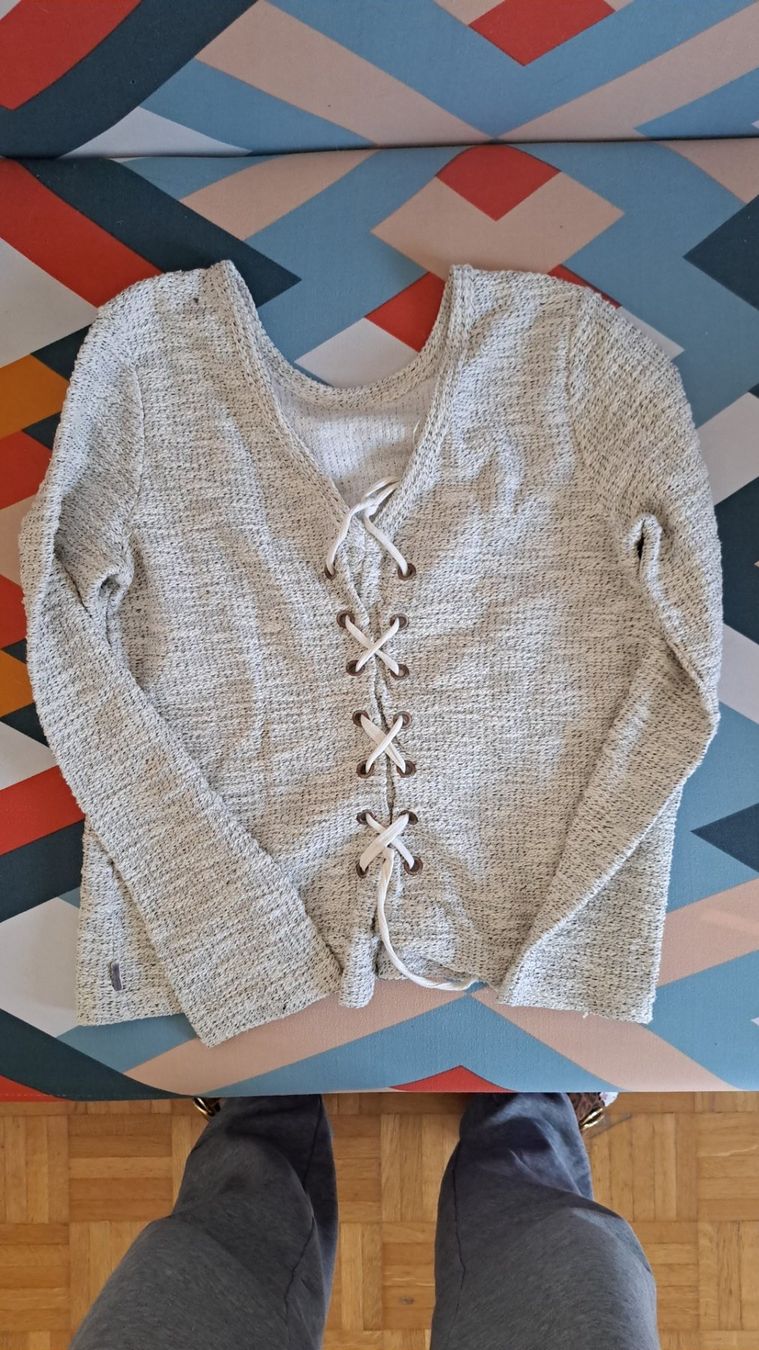 Roxy Pulls & Sweat-shirts: Roxy - Pully - S – D'occasion à Taverne par SelenaR. 1